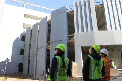 Precast Concrete Construction Site_resize_1333X1999_resize_1333X1999