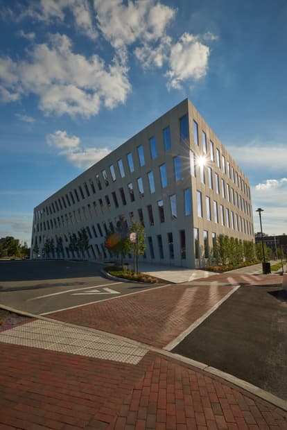 Intrepid curved wall cladding