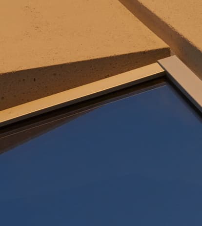 Intrepid Curved Wall