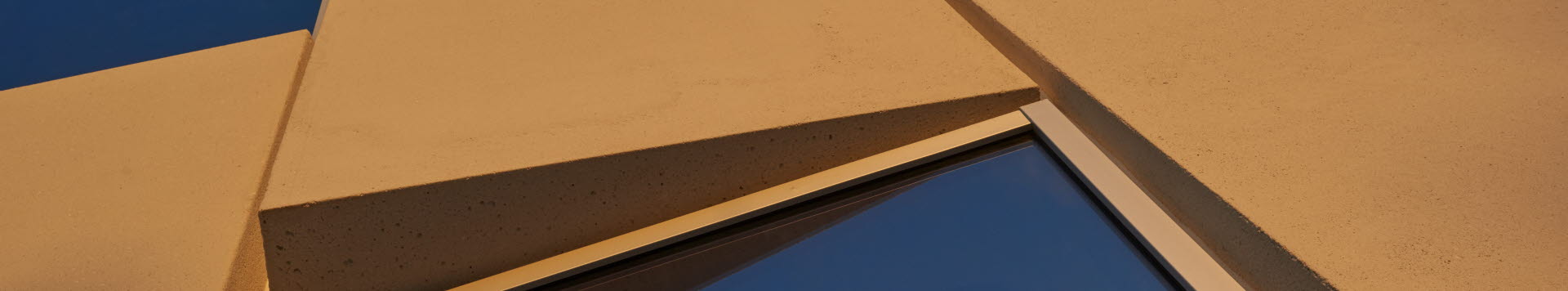 Intrepid Curved Wall